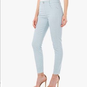 Liverpool Gia slide on jegging. NEW with tag.